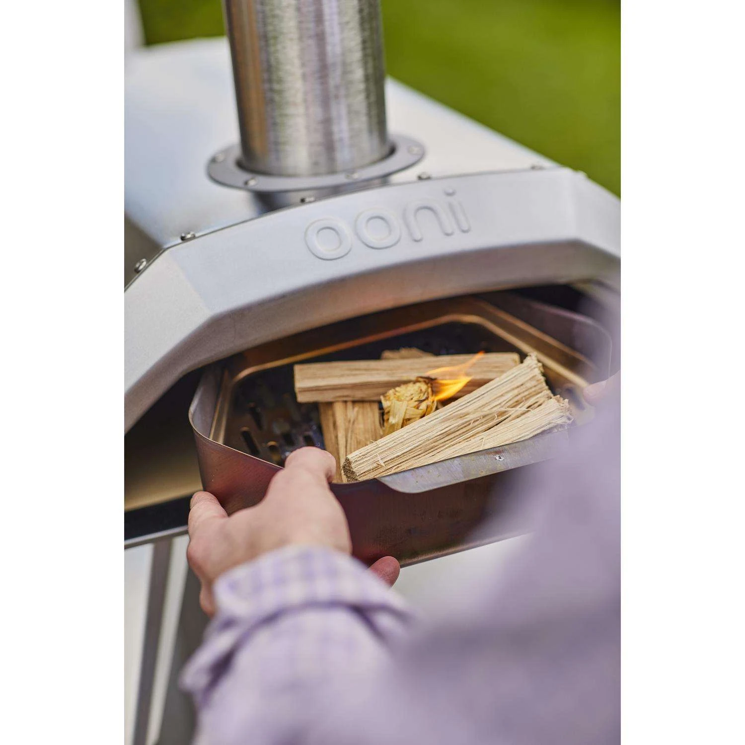 Ooni Karu 12 In. Charcoal/Wood Chunk Outdoor Pizza Oven Silver 8 Ooni Karu 12 In. Charcoal/Wood Chunk Outdoor Pizza Oven Silver - Image 6