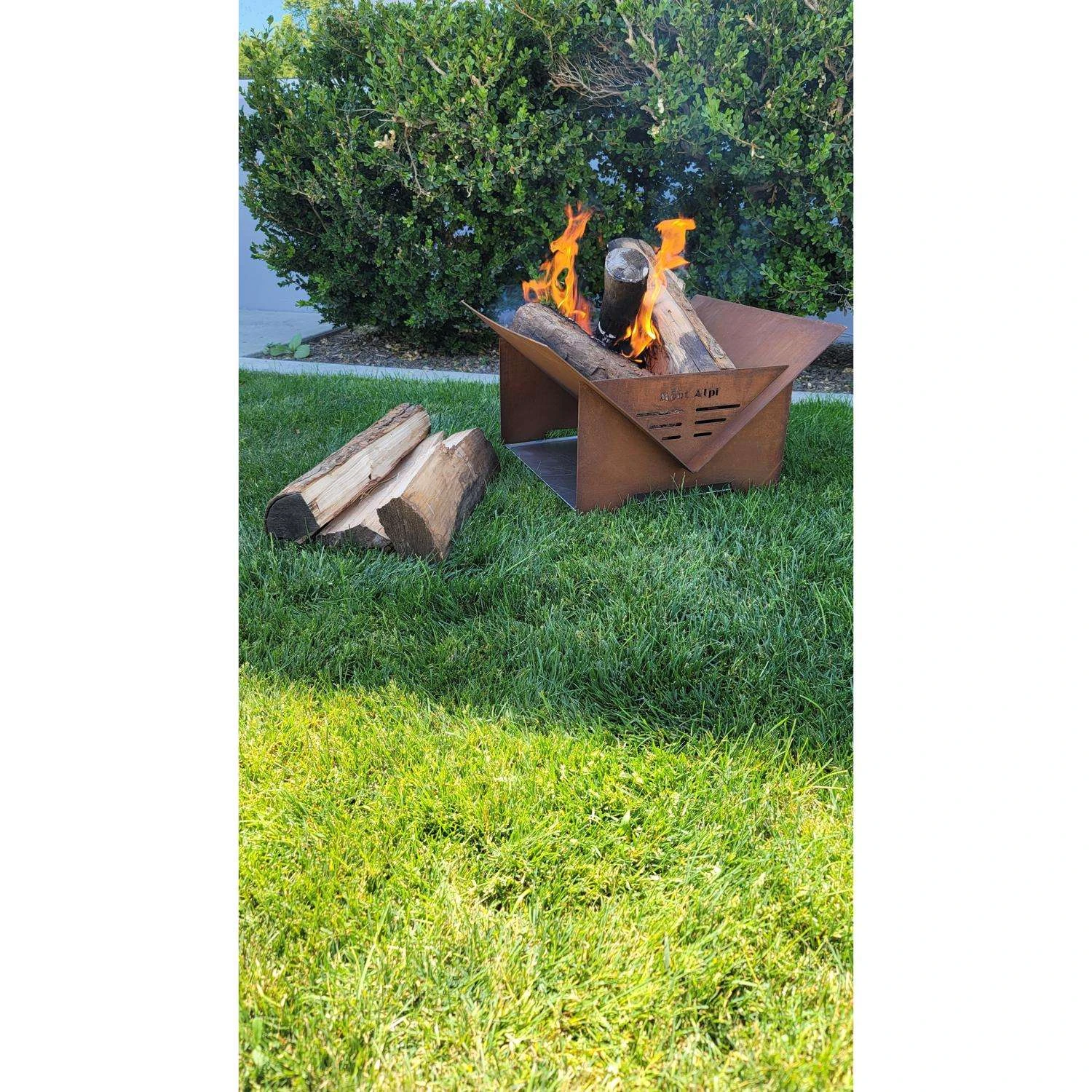 Mont Alpi 16 In. Charcoal/Wood Pellet Grill Rust 6 Mont Alpi 16 In. Charcoal/Wood Pellet Grill Rust - Image 4