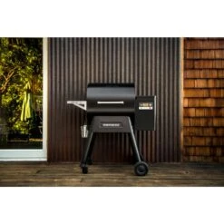 Traeger Ironwood 650 Wood Pellet WiFi Grill Black -Traeger Egg Store 5381c86d d4d6 4c20 a61a 1da715f9db19