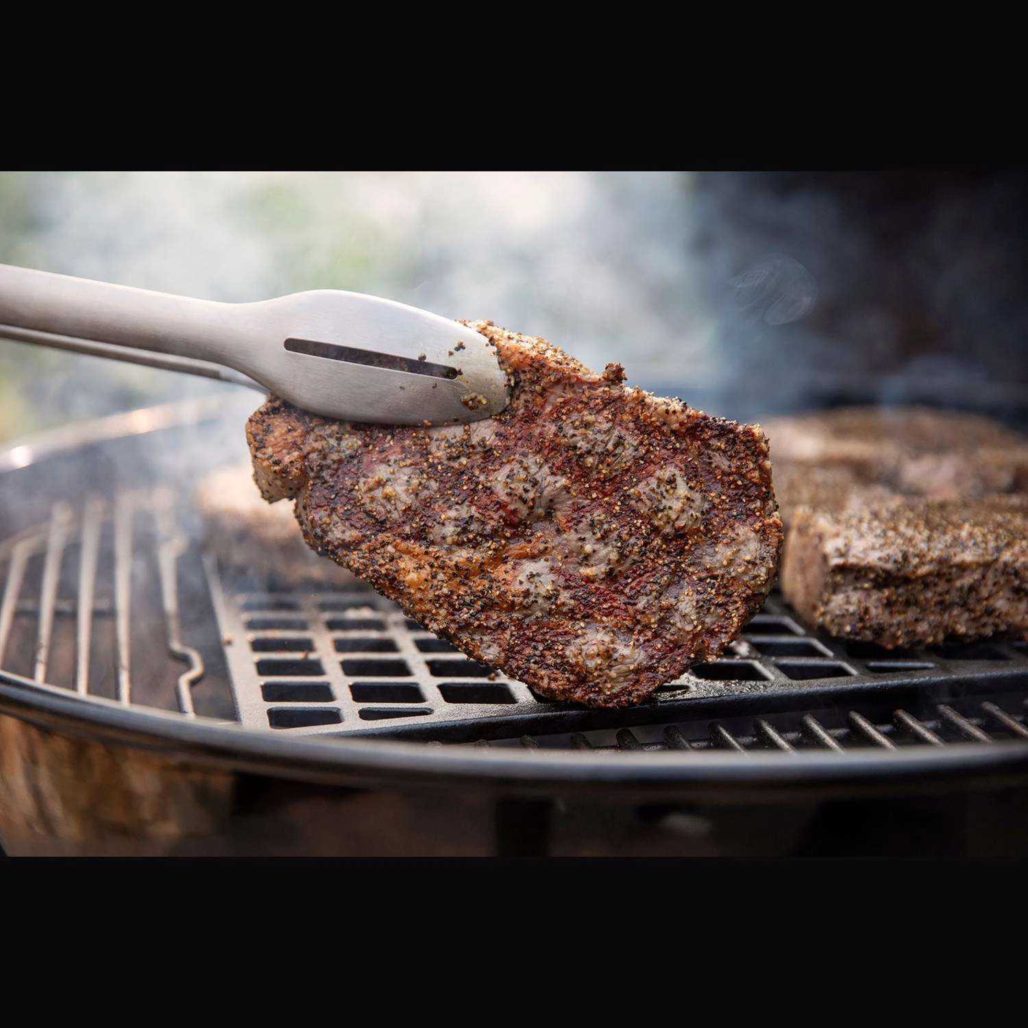 Weber 26 In. Master-Touch Charcoal Grill Black 8 Weber 26 In. Master-Touch Charcoal Grill Black - Image 6