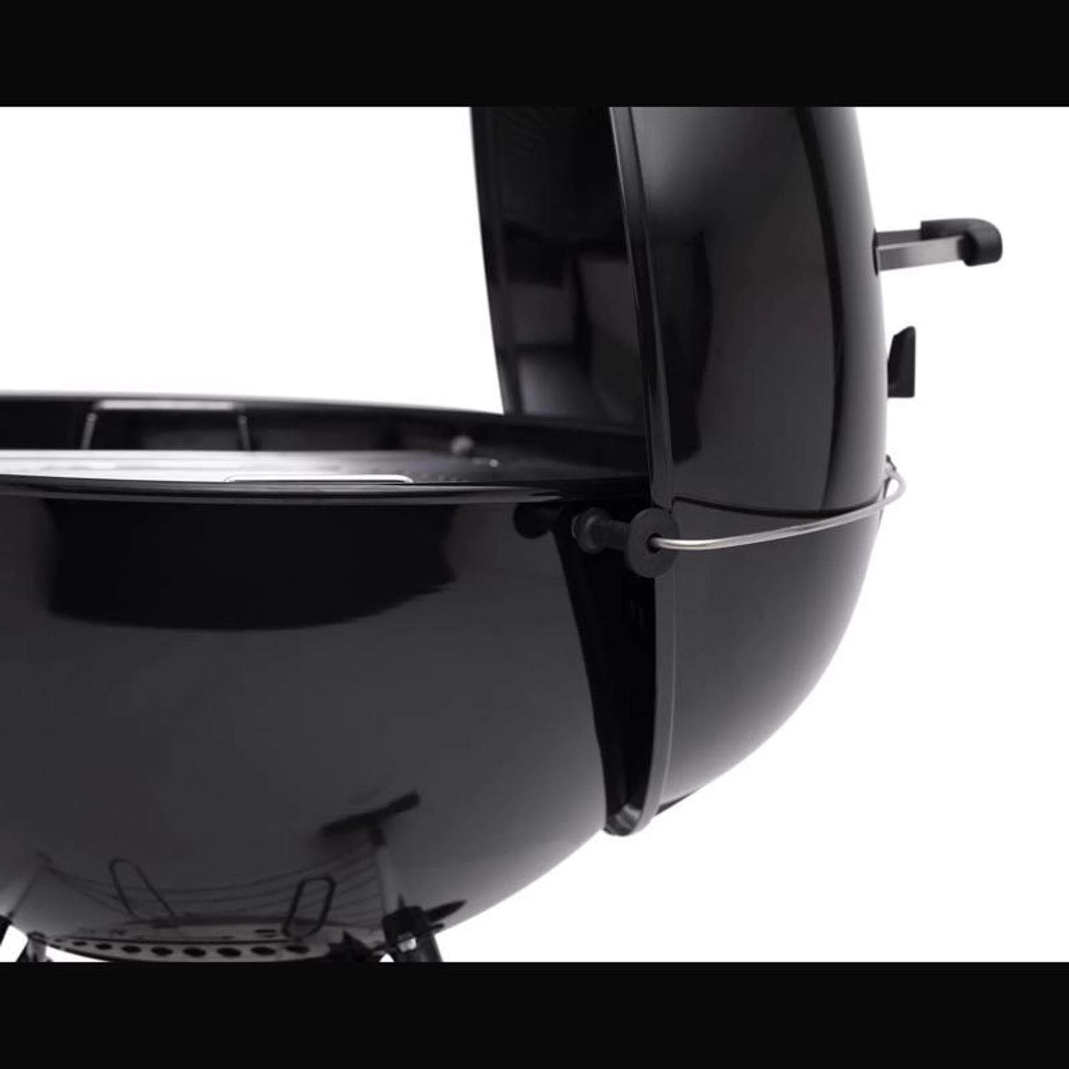 Weber 26 In. Master-Touch Charcoal Grill Black 10 Weber 26 In. Master-Touch Charcoal Grill Black - Image 8