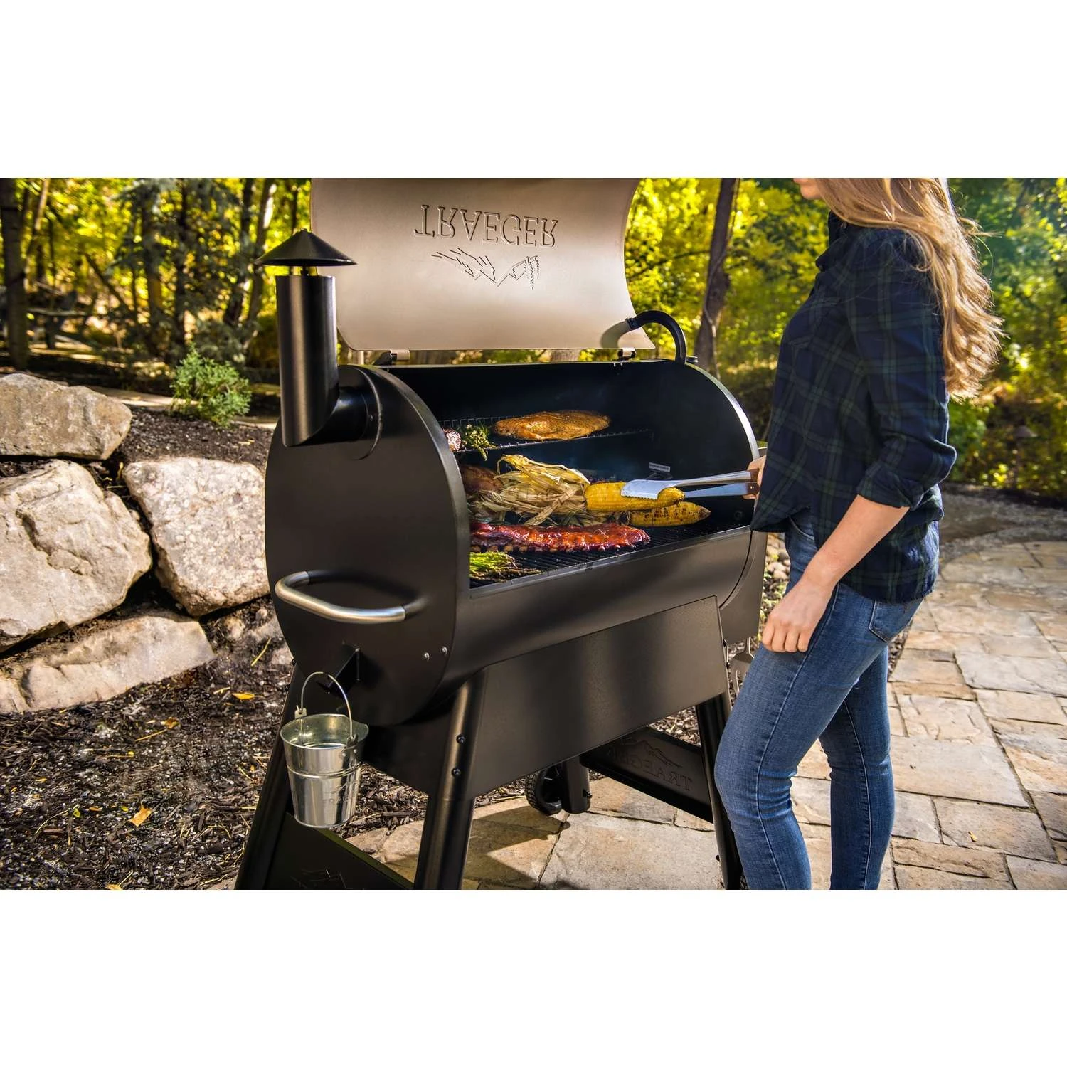 Traeger Pro 780 Wood Pellet WiFi Grill Bronze 6 Traeger Pro 780 Wood Pellet WiFi Grill Bronze - Image 4