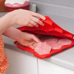 Shape+Store Red Plastic Burger Press 32 Oz -Traeger Egg Store 8053f928 6a0a 491f b0eb 0eae03c317a3