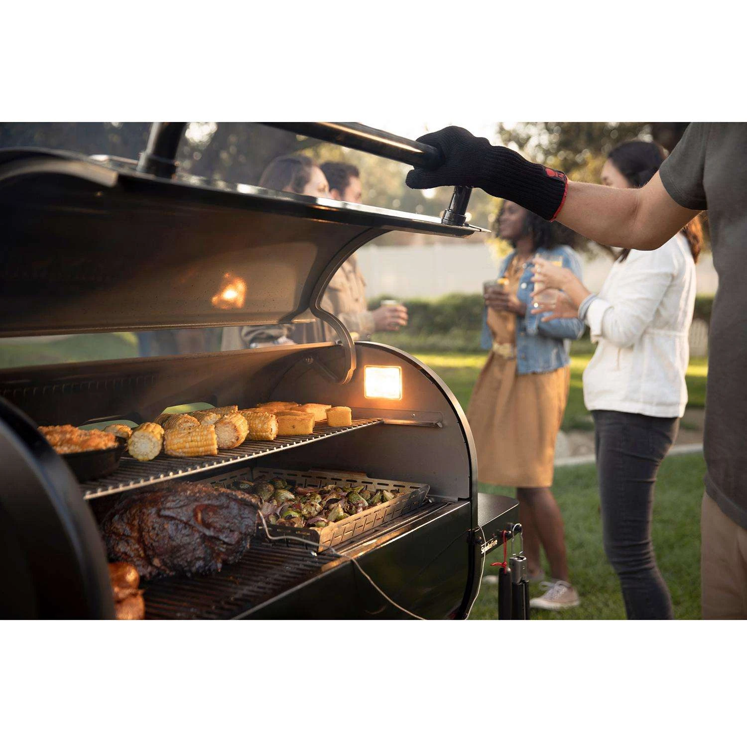 Weber Smokefire EPX6 Wood Pellet WiFi Grill Black 4 Weber Smokefire EPX6 Wood Pellet WiFi Grill Black - Image 2
