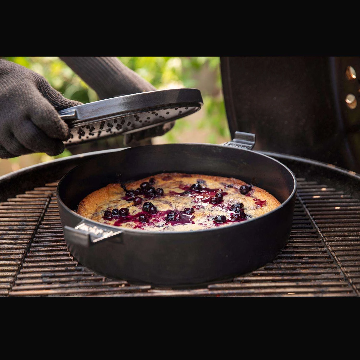 Weber 26 In. Master-Touch Charcoal Grill Black 7 Weber 26 In. Master-Touch Charcoal Grill Black - Image 5