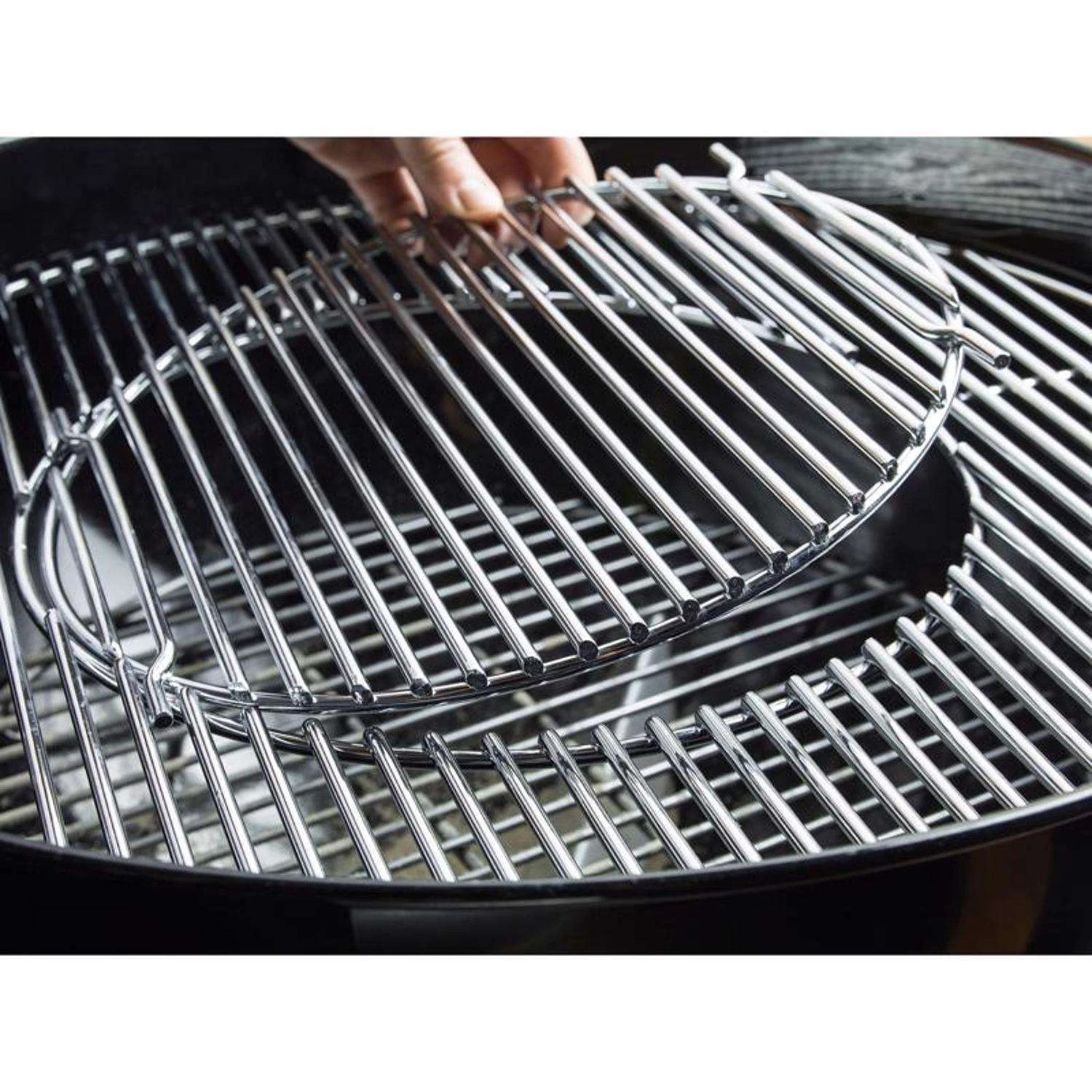 Weber 22 In. Master-Touch Charcoal Grill Black 6 Weber 22 In. Master-Touch Charcoal Grill Black - Image 4