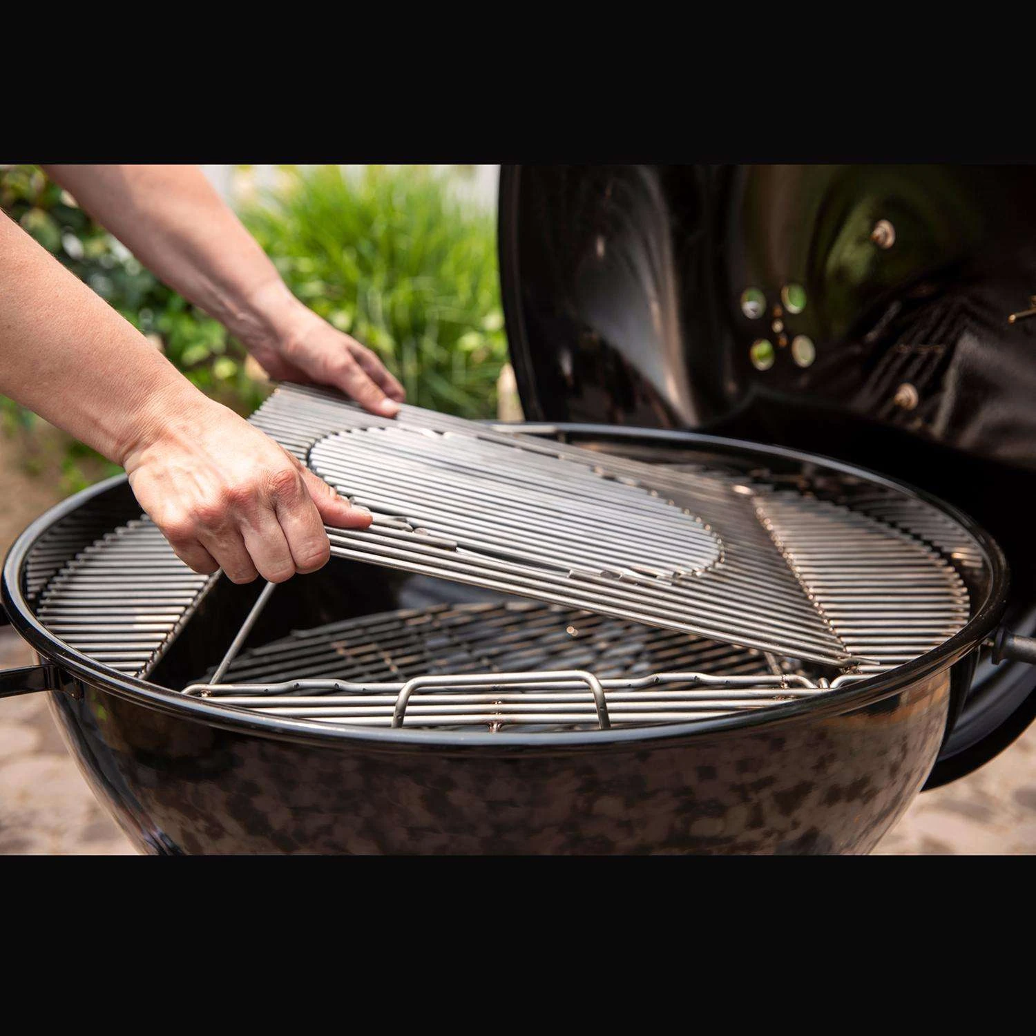 Weber 26 In. Master-Touch Charcoal Grill Black 5 Weber 26 In. Master-Touch Charcoal Grill Black - Image 3
